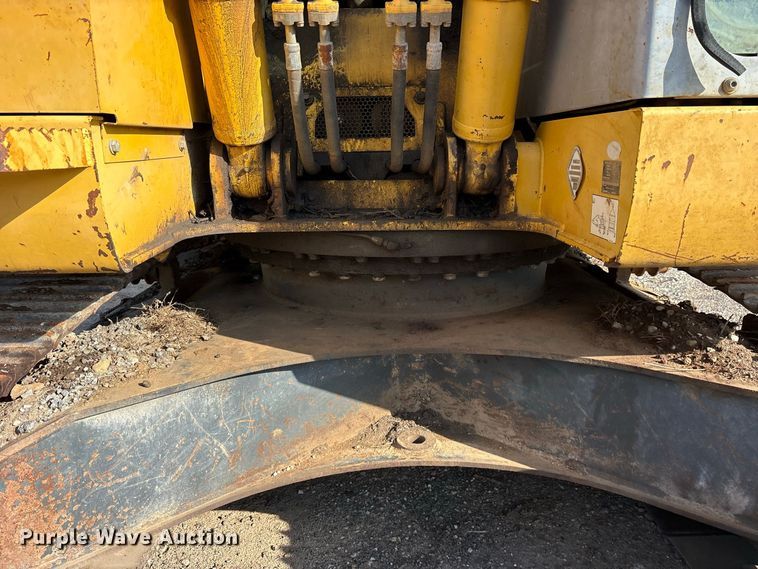 image for item ES8306 2007 Komatsu PC228 USLC-3 excavator