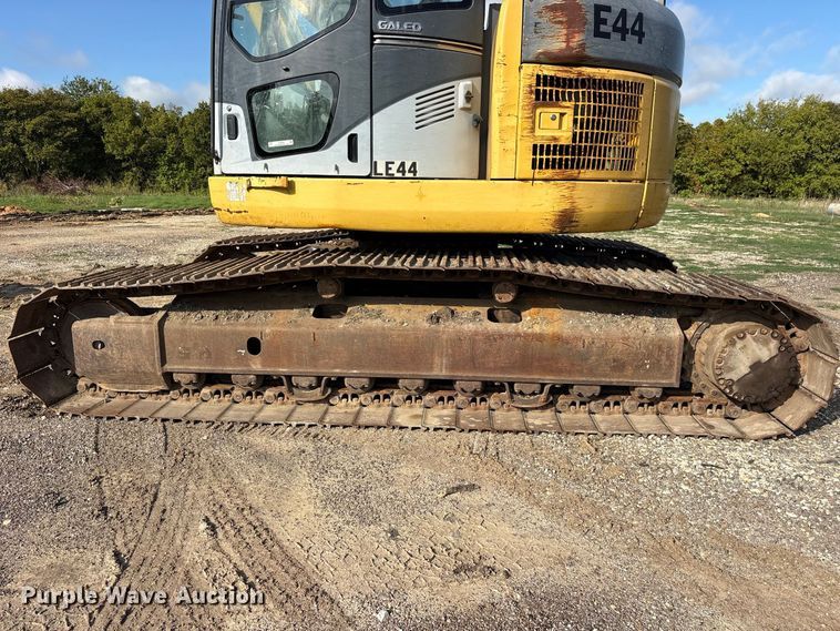 image for item ES8306 2007 Komatsu PC228 USLC-3 excavator