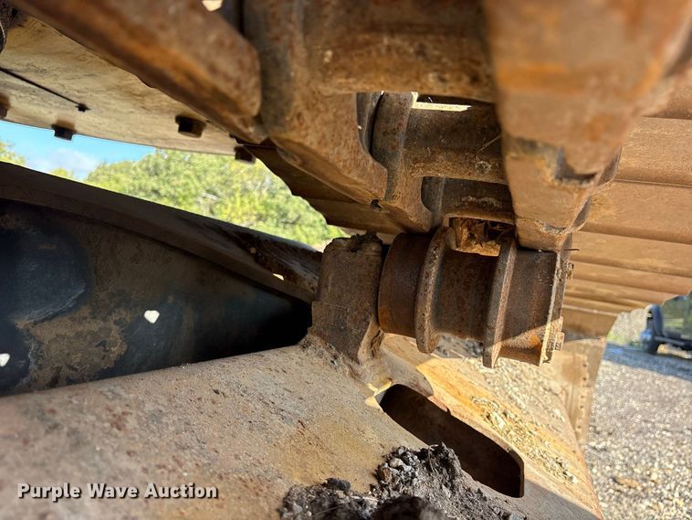 image for item ES8306 2007 Komatsu PC228 USLC-3 excavator