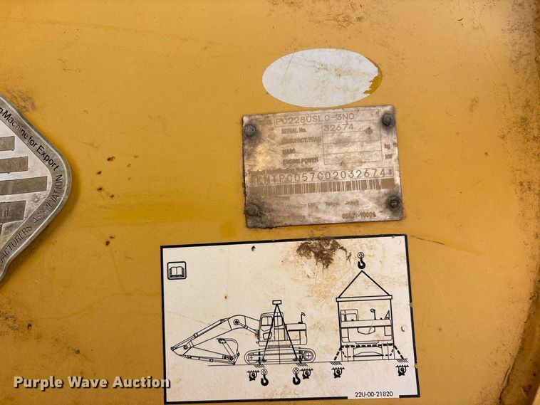 image for item ES8306 2007 Komatsu PC228 USLC-3 excavator