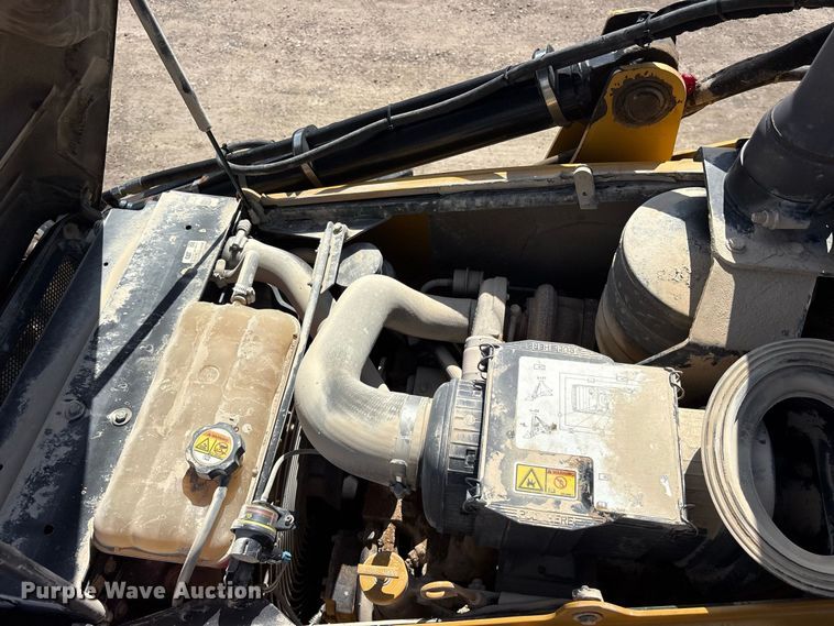 image for item ES8308 2012 Caterpillar 420E IT backhoe