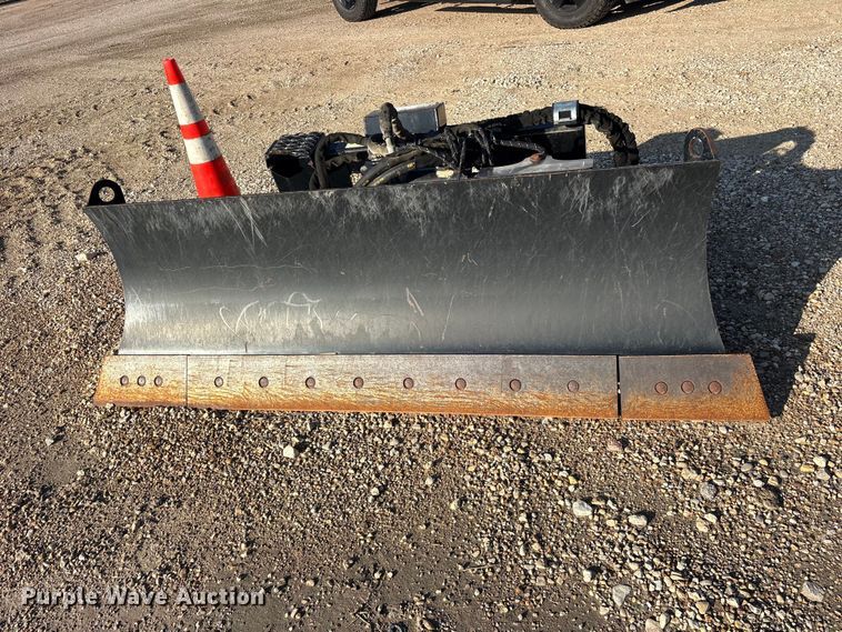 image for item ES8309 2014 Caterpillar 424-0450 skid steer angle blade