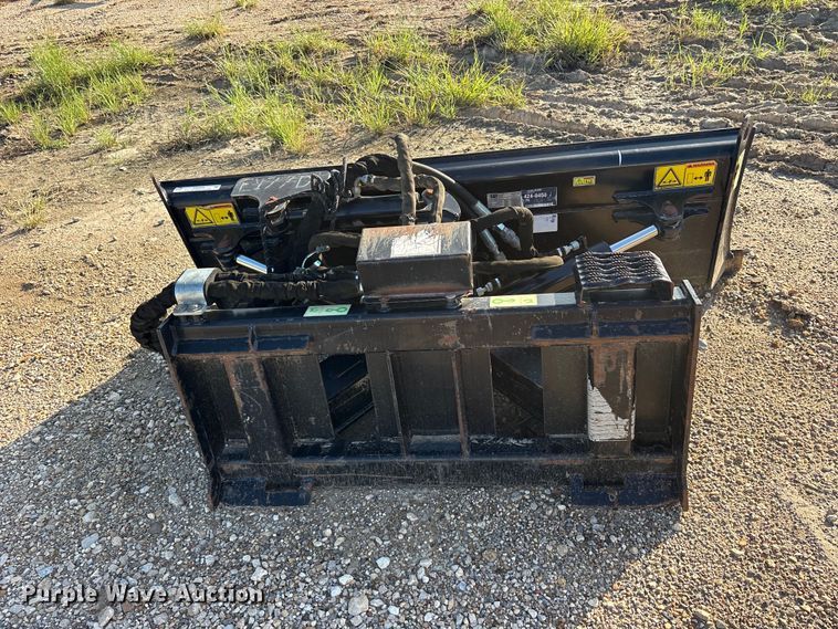 image for item ES8309 2014 Caterpillar 424-0450 skid steer angle blade