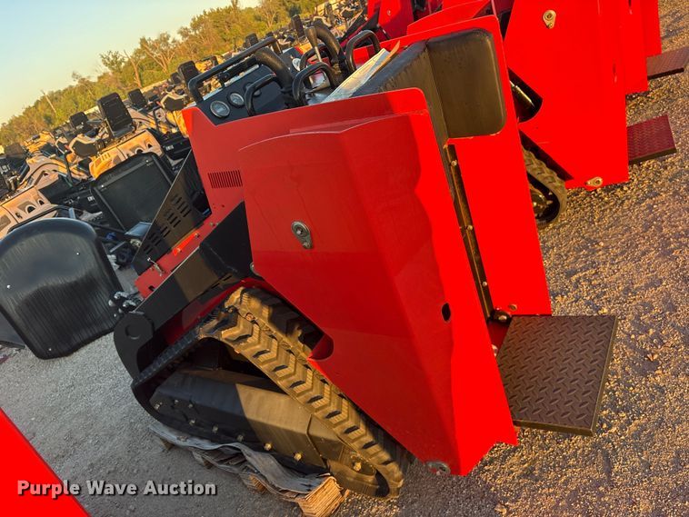 image for item ES8326 Erie SCL850 compact utility loader