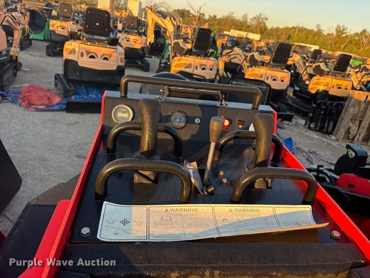image for item ES8326 Erie SCL850 compact utility loader