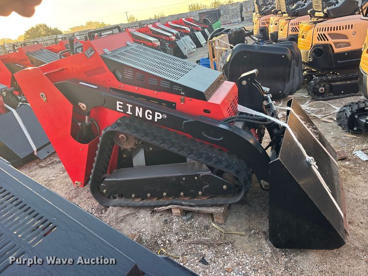image for item ES8331 2024 Erie SCL850 compact utility loader
