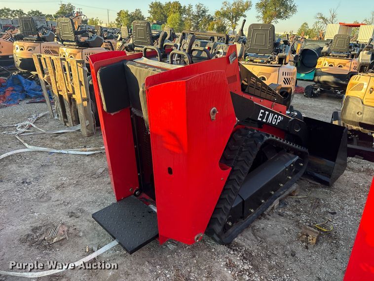 image for item ES8331 2024 Erie SCL850 compact utility loader