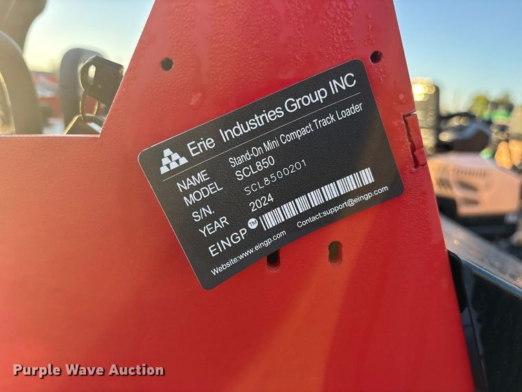 image for item ES8331 2024 Erie SCL850 compact utility loader