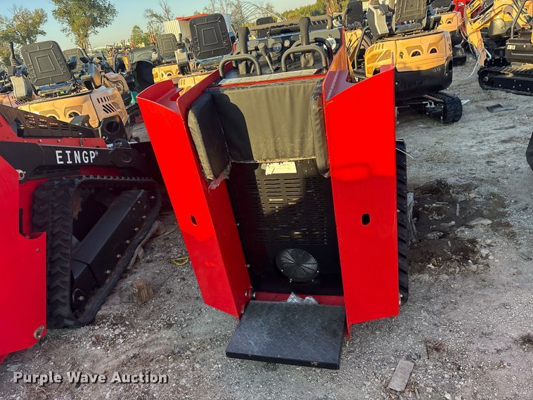 image for item ES8332 Erie SCL850 compact utility loader