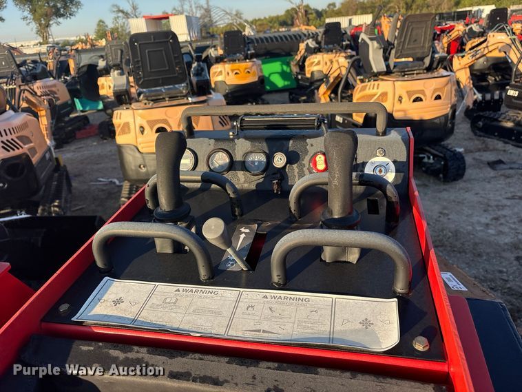 image for item ES8332 Erie SCL850 compact utility loader