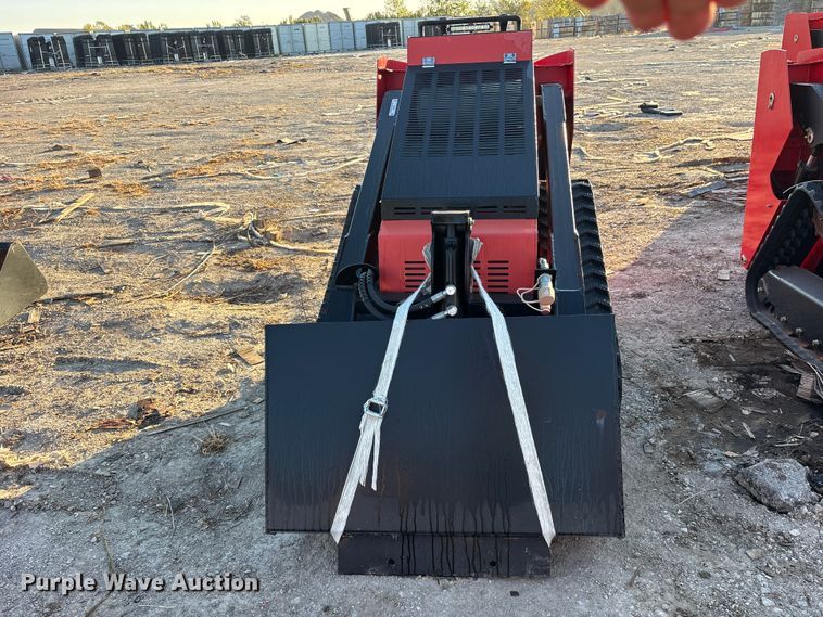 image for item ES8333 2024 Erie SCL850 compact utility loader