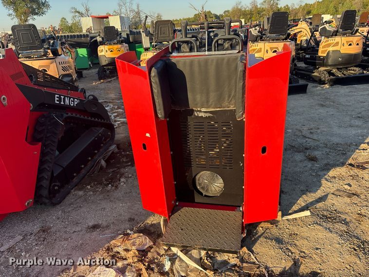 image for item ES8333 2024 Erie SCL850 compact utility loader
