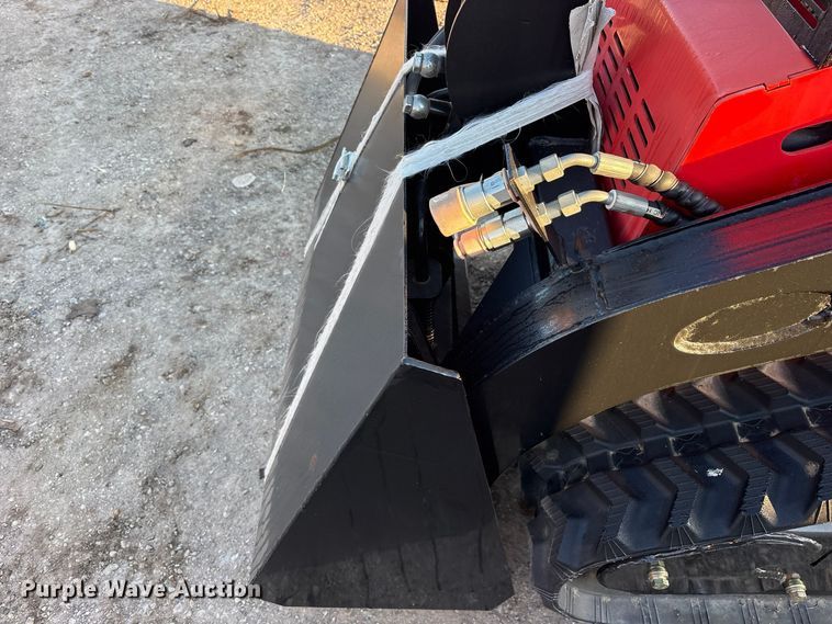 image for item ES8333 2024 Erie SCL850 compact utility loader