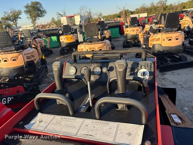 image for item ES8333 2024 Erie SCL850 compact utility loader