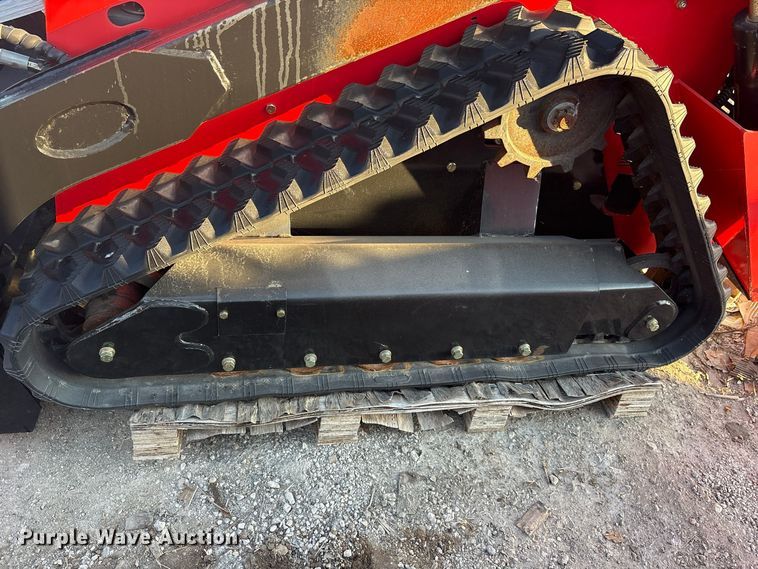 image for item ES8333 2024 Erie SCL850 compact utility loader