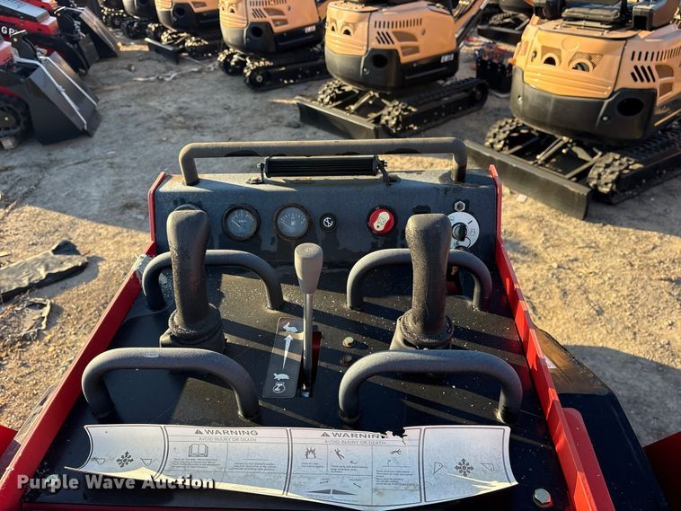 image for item ES8334 Erie SCL850 compact utility loader