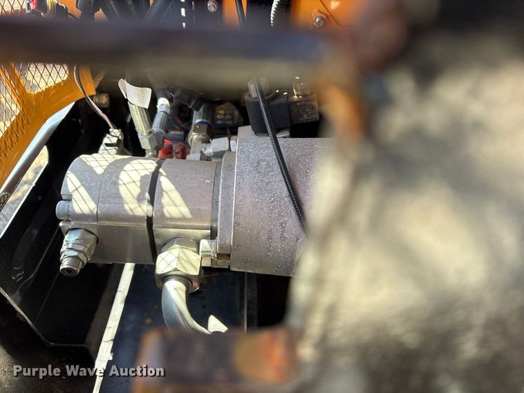 image for item ES8372 2024 Erie EM15 mini excavator