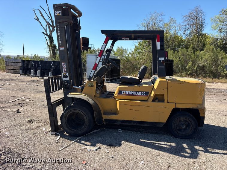 image for item ES8456 2008 Caterpillar DP80K forklift