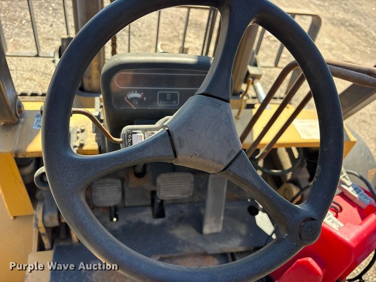 image for item ES8456 2008 Caterpillar DP80K forklift