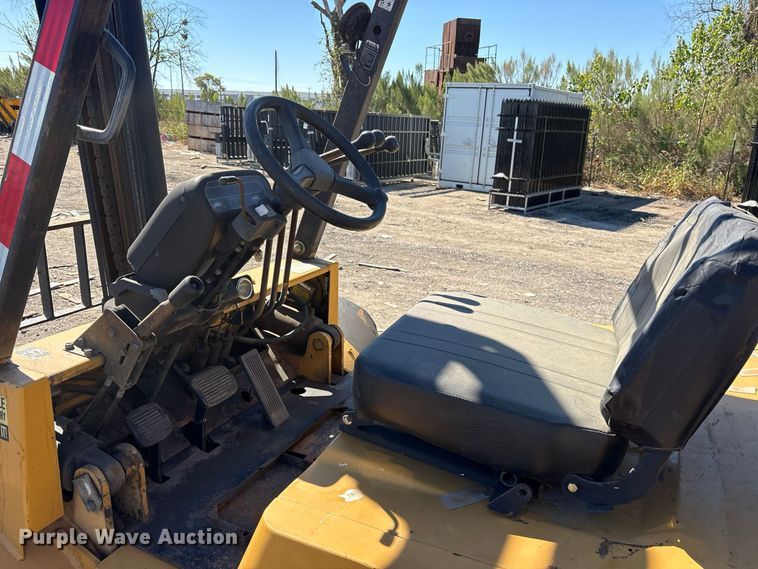 image for item ES8456 2008 Caterpillar DP80K forklift