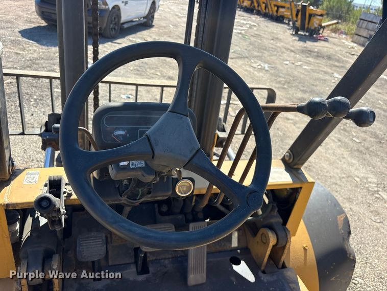 image for item ES8456 2008 Caterpillar DP80K forklift