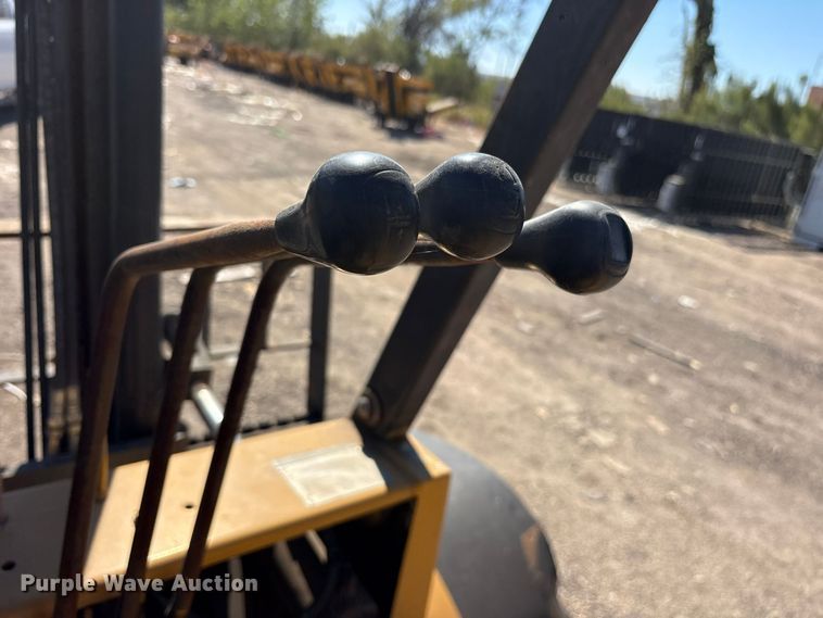 image for item ES8456 2008 Caterpillar DP80K forklift