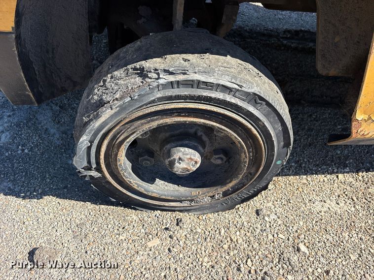 image for item ES8456 2008 Caterpillar DP80K forklift
