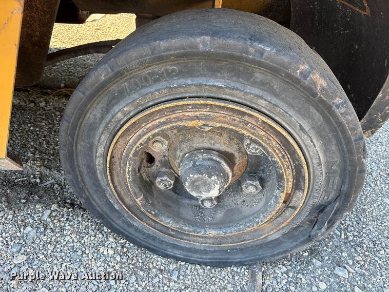 image for item ES8456 2008 Caterpillar DP80K forklift