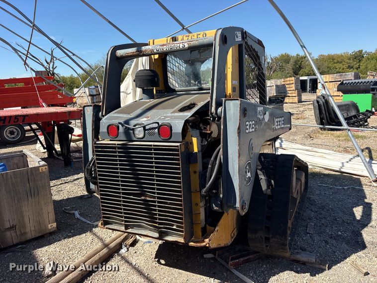 image for item ES8457 2012 John Deere 323D tracked skid steer loader