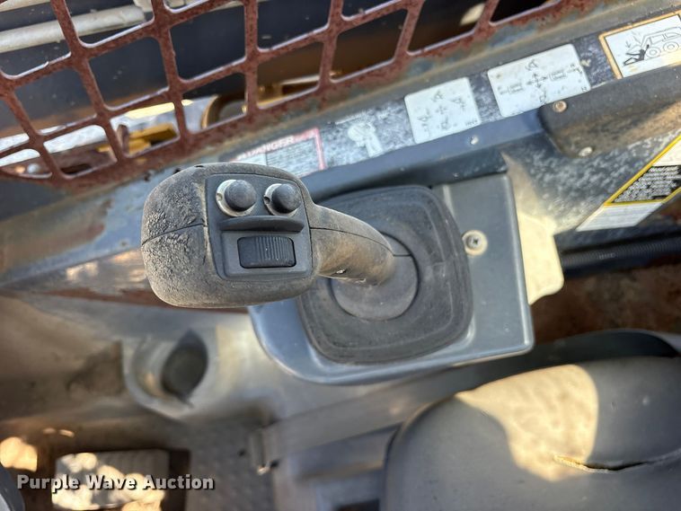 image for item ES8457 2012 John Deere 323D tracked skid steer loader
