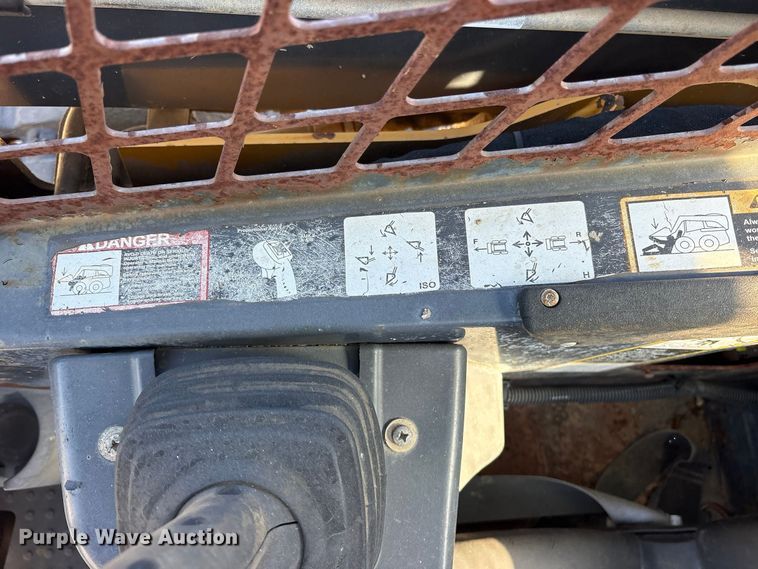 image for item ES8457 2012 John Deere 323D tracked skid steer loader