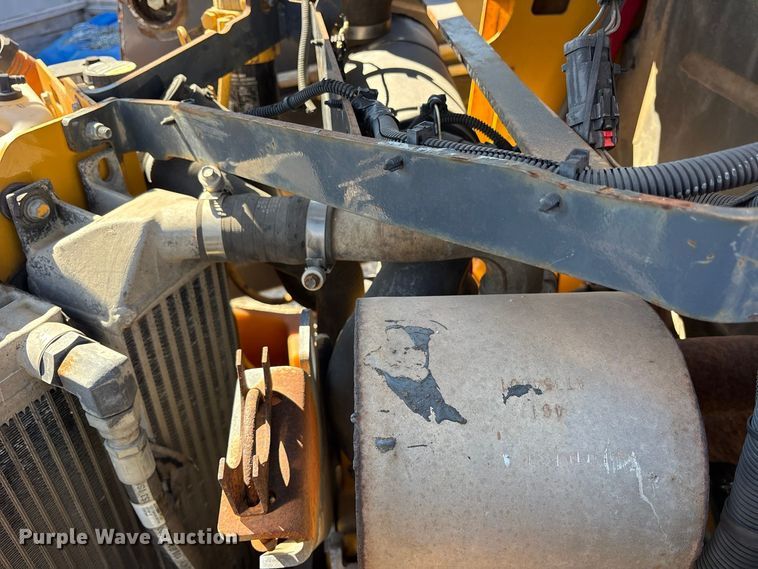 image for item ES8457 2012 John Deere 323D tracked skid steer loader