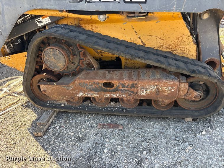 image for item ES8457 2012 John Deere 323D tracked skid steer loader