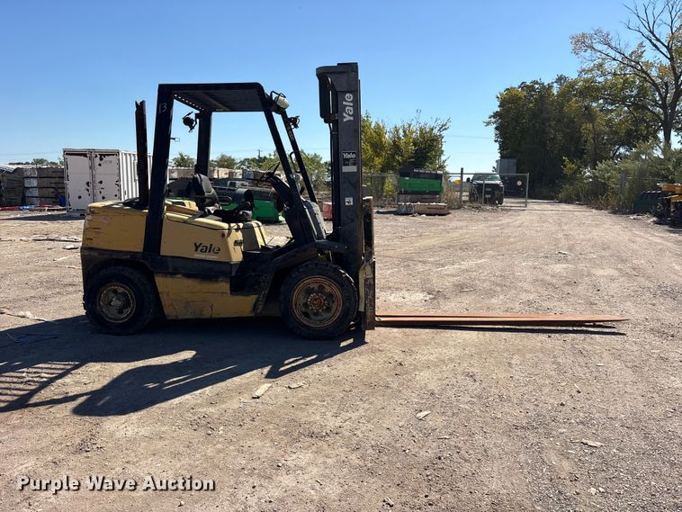 image for item ES8459 2012 Yale GDP080LJNPBV097 forklift