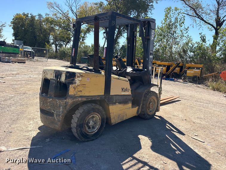 image for item ES8459 2012 Yale GDP080LJNPBV097 forklift
