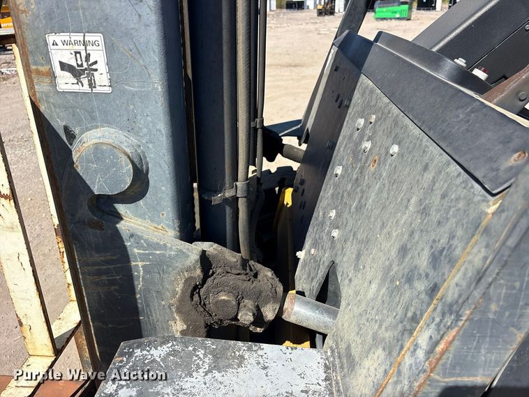 image for item ES8459 2012 Yale GDP080LJNPBV097 forklift