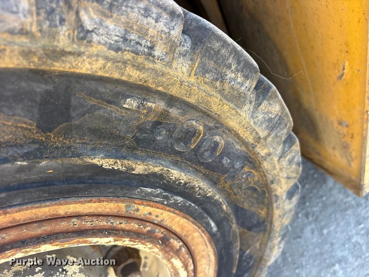 image for item ES8459 2012 Yale GDP080LJNPBV097 forklift