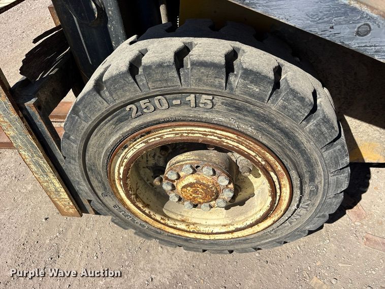 image for item ES8459 2012 Yale GDP080LJNPBV097 forklift