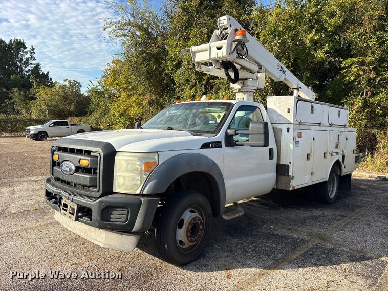 image for item ES8463 2011 Ford F450 Super Duty bucket truck