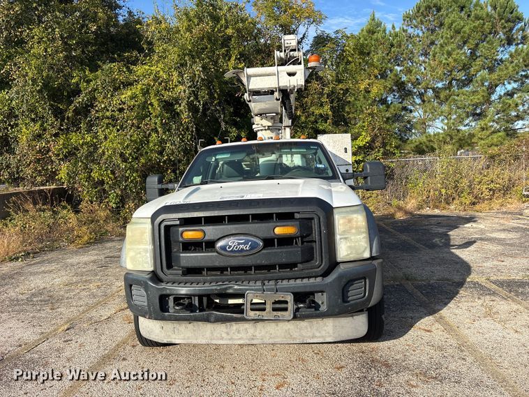 image for item ES8463 2011 Ford F450 Super Duty bucket truck