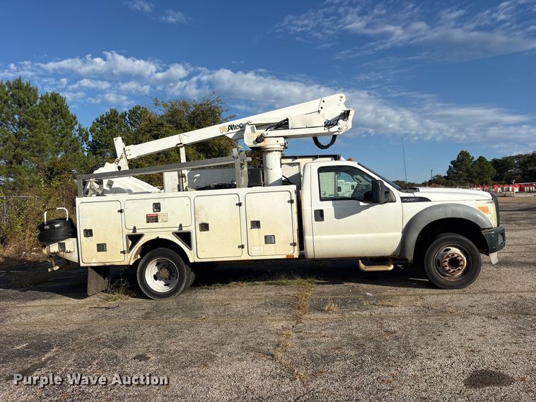 image for item ES8463 2011 Ford F450 Super Duty bucket truck