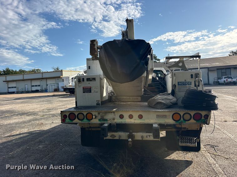 image for item ES8463 2011 Ford F450 Super Duty bucket truck