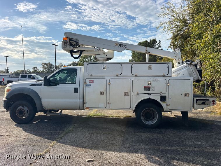 image for item ES8463 2011 Ford F450 Super Duty bucket truck