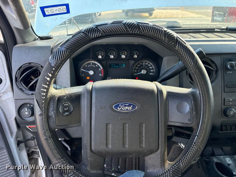 image for item ES8463 2011 Ford F450 Super Duty bucket truck