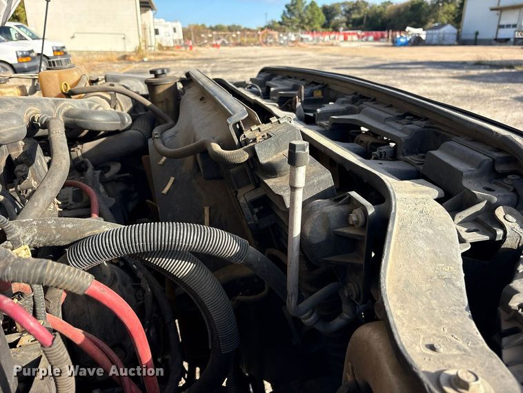 image for item ES8463 2011 Ford F450 Super Duty bucket truck