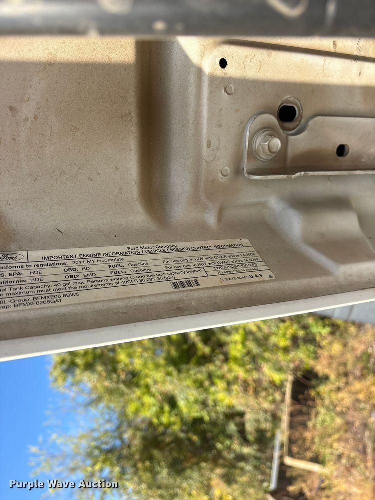 image for item ES8463 2011 Ford F450 Super Duty bucket truck