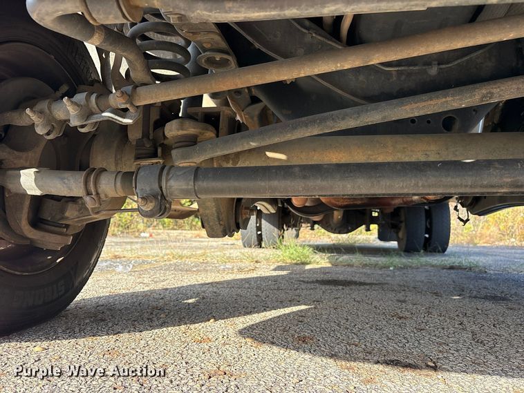 image for item ES8463 2011 Ford F450 Super Duty bucket truck