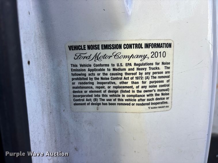 image for item ES8463 2011 Ford F450 Super Duty bucket truck