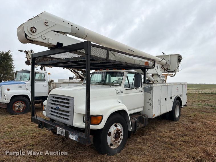 image for item EU5911 1997 Ford F800 bucket truck