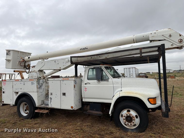 image for item EU5911 1997 Ford F800 bucket truck